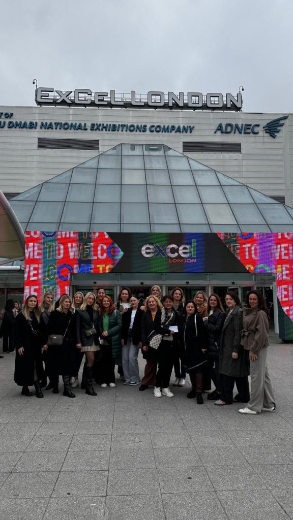 Sekcija frizera, kozmetičara i pedikera UOS-a na Salon International sajmu u Londonu